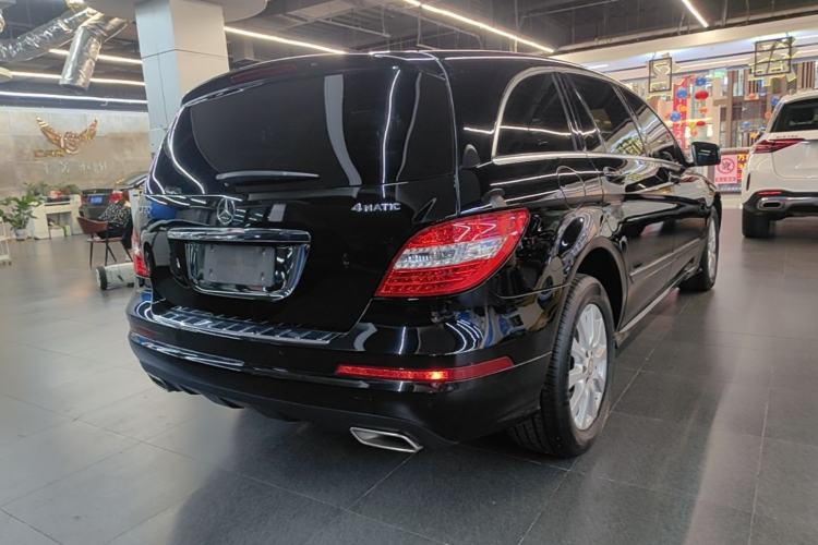 Used Mercedes-Benz R-Class 2017 R 320 4MATIC Business Edition Prestige Model Rear Right 45 Deg