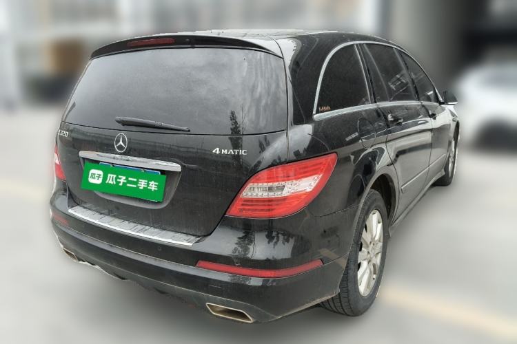 Used Mercedes-Benz R-Class 2017 R 320 4MATIC Business Edition Prestige Model Rear Right 45 Deg
