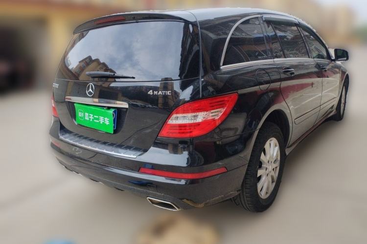 Used Mercedes-Benz R-Class 2017 R 320 4MATIC Business Edition Prestige Model Rear Right 45 Deg