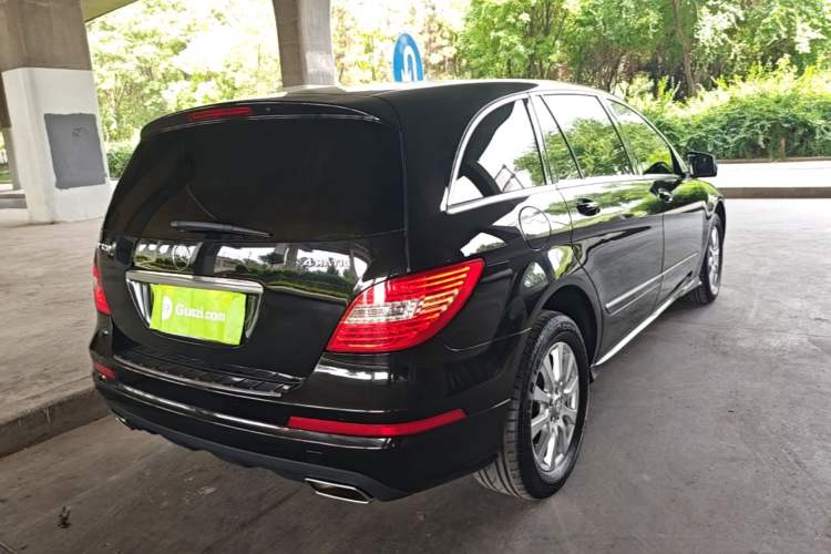 Used Mercedes-Benz R-Class 2017 R 320 4MATIC Business Edition Prestige Model Rear Right 45 Deg