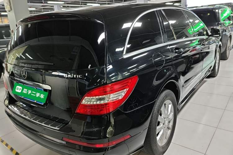 Used Mercedes-Benz R-Class 2017 R 320 4MATIC Business Edition Prestige Model Rear Right 45 Deg