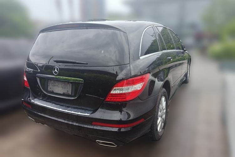 Used Mercedes-Benz R-Class 2017 R 320 4MATIC Business Edition Prestige Model Rear Right 45 Deg