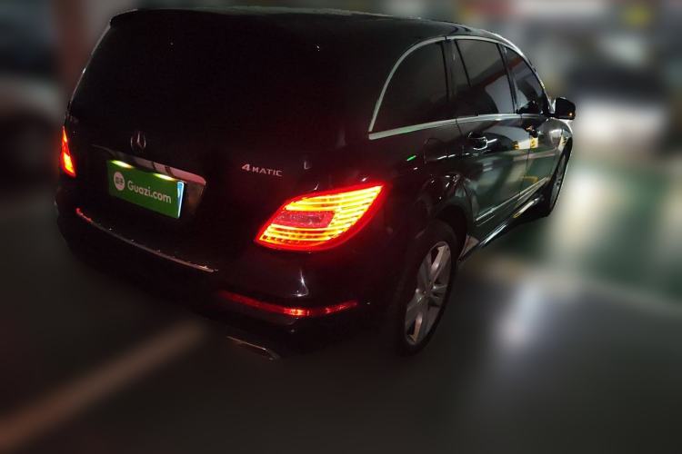 Used Mercedes-Benz R-Class 2017 R 320 4MATIC Luxury Collection Edition Rear Right 45 Deg