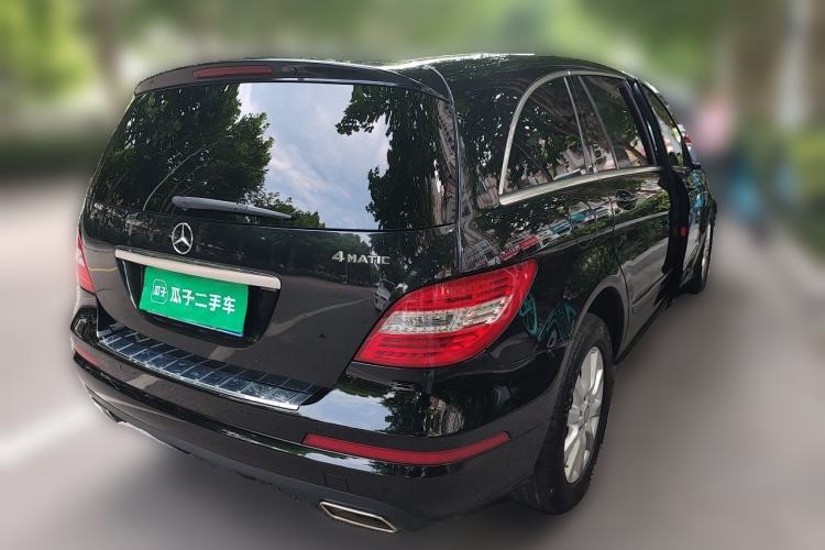 Used Mercedes-Benz R-Class 2017 R 320 4MATIC Business Edition Prestige Model Rear Right 45 Deg