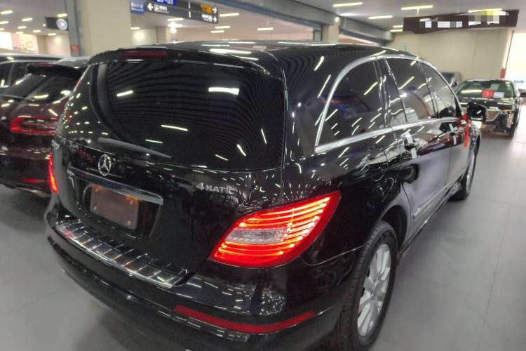 Used Mercedes-Benz R-Class 2017 R 320 4MATIC Business Edition Prestige Model Rear Right 45 Deg