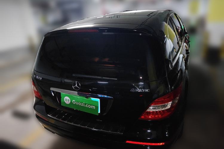 Used Mercedes-Benz R-Class 2017 R 320 4MATIC Business Edition Prestige Model Rear