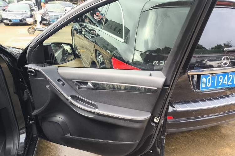 Used Mercedes-Benz R-Class 2017 R 320 4MATIC Business Edition Prestige Model Right Front Door Interior