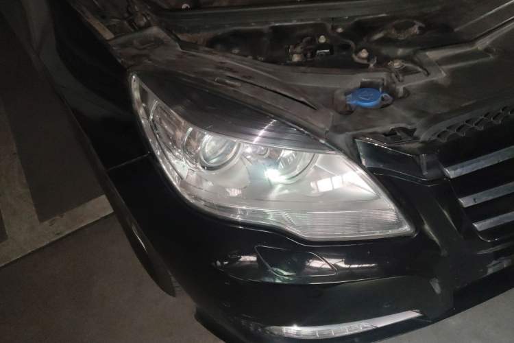 Used Mercedes-Benz R-Class 2017 R 320 4MATIC Business Edition Prestige Model Right Front Headlight