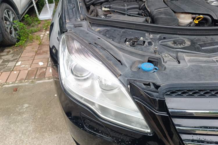 Used Mercedes-Benz R-Class 2017 R 320 4MATIC Business Edition Prestige Model Right Front Headlight