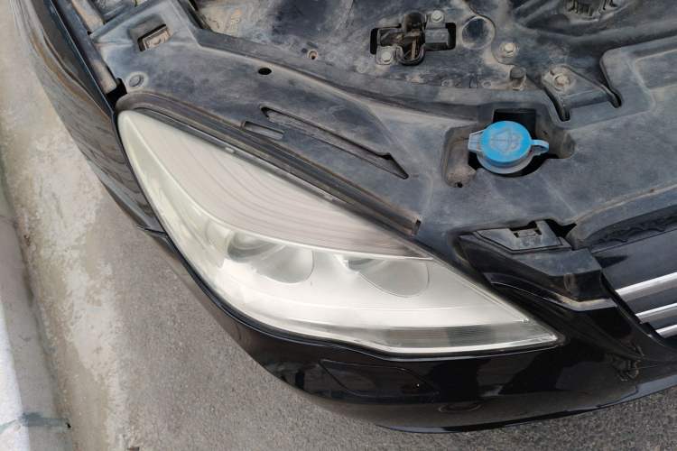 Used Mercedes-Benz R-Class 2017 R 320 4MATIC Business Edition Prestige Model Right Front Headlight