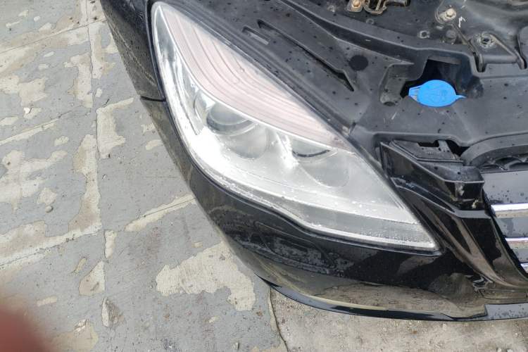 Used Mercedes-Benz R-Class 2017 R 320 4MATIC Business Edition Prestige Model Right Front Headlight