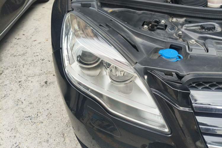 Used Mercedes-Benz R-Class 2017 R 320 4MATIC Business Edition Prestige Model Right Front Headlight