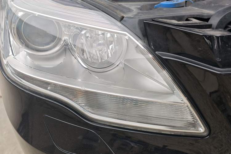 Used Mercedes-Benz R-Class 2017 R 320 4MATIC Business Edition Prestige Model Right Front Headlight