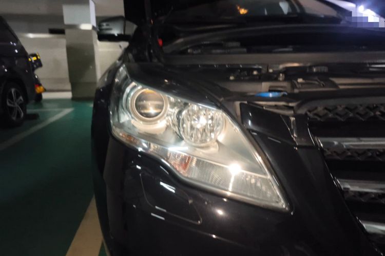 Used Mercedes-Benz R-Class 2017 R 320 4MATIC Business Edition Prestige Model Right Front Headlight
