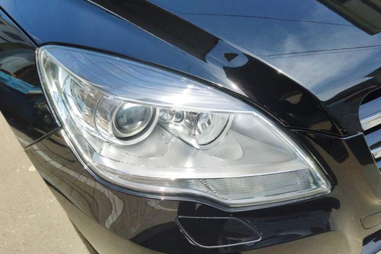 Used Mercedes-Benz R-Class 2017 R 320 4MATIC Luxury Collection Edition Right Front Headlight