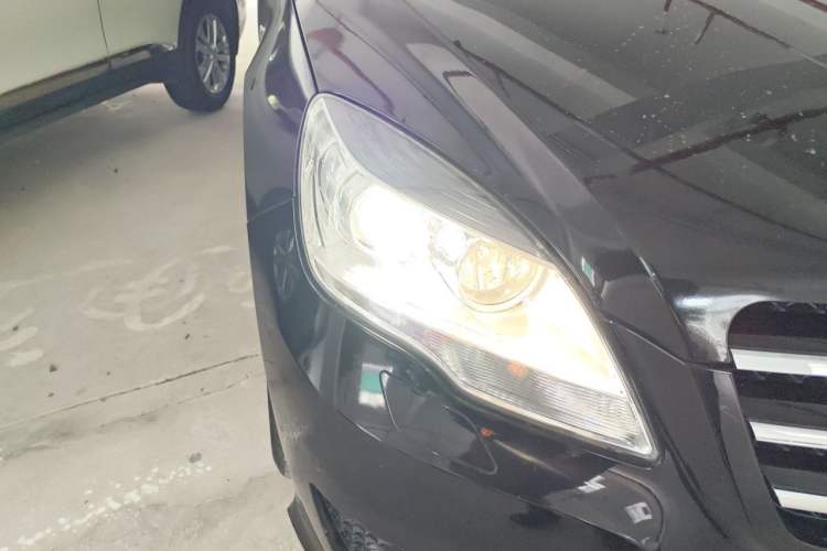 Used Mercedes-Benz R-Class 2017 R 320 4MATIC Business Edition Prestige Model Right Front Headlight