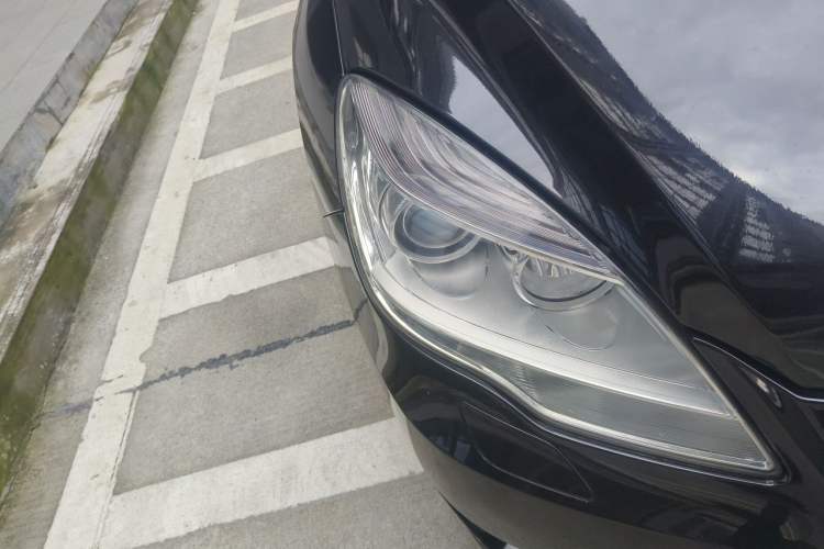 Used Mercedes-Benz R-Class 2017 R 320 4MATIC Business Edition Prestige Model Right Front Headlight