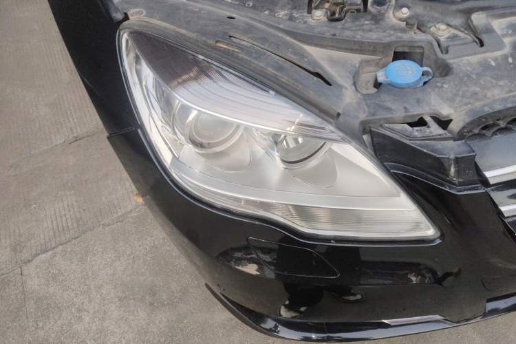 Used Mercedes-Benz R-Class 2017 R 320 4MATIC Business Edition Prestige Model Right Front Headlight