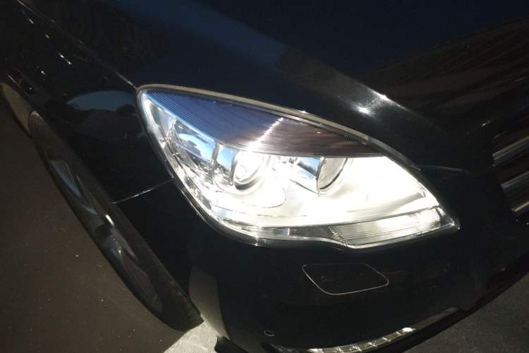 Used Mercedes-Benz R-Class 2017 R 400 4MATIC Exclusive Edition Right Front Headlight