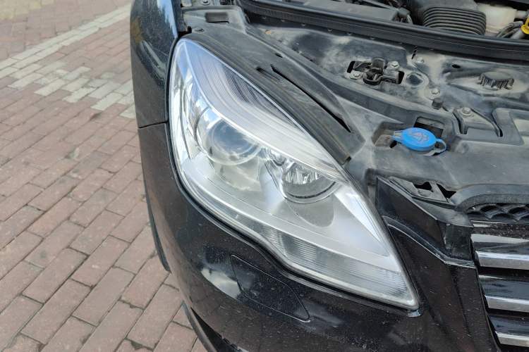 Used Mercedes-Benz R-Class 2017 R 320 4MATIC Business Edition Prestige Model Right Front Headlight