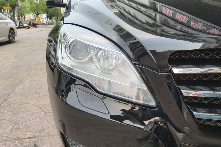 Used Mercedes-Benz R-Class 2017 R 320 4MATIC Business Edition Prestige Model Right Front Headlight