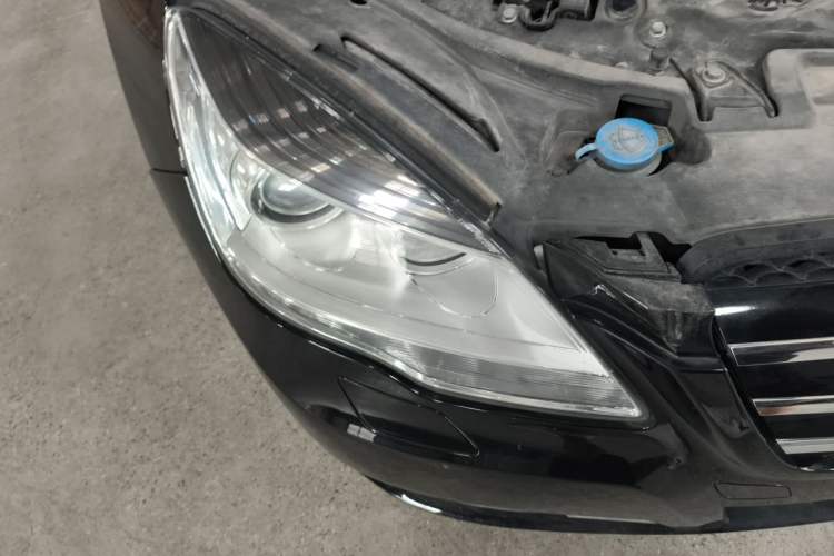 Used Mercedes-Benz R-Class 2017 R 320 4MATIC Business Edition Prestige Model Right Front Headlight
