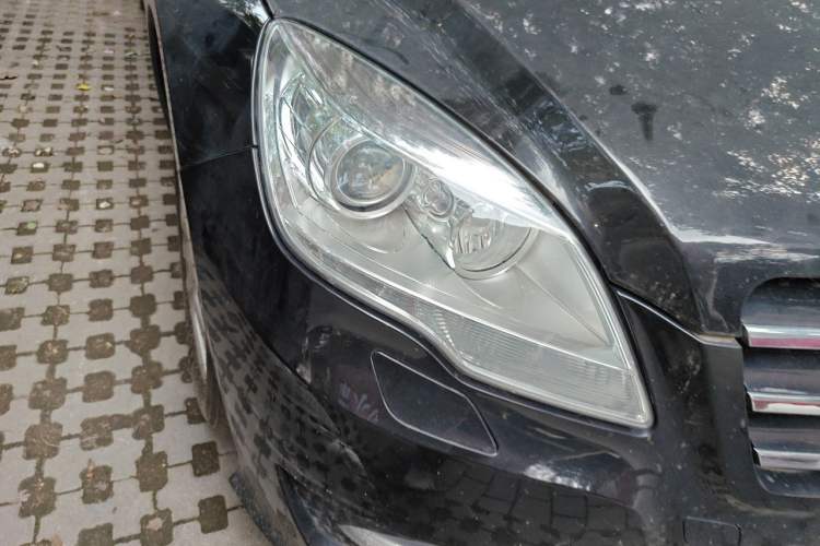 Used Mercedes-Benz R-Class 2017 R 320 4MATIC Business Edition Prestige Model Right Front Headlight