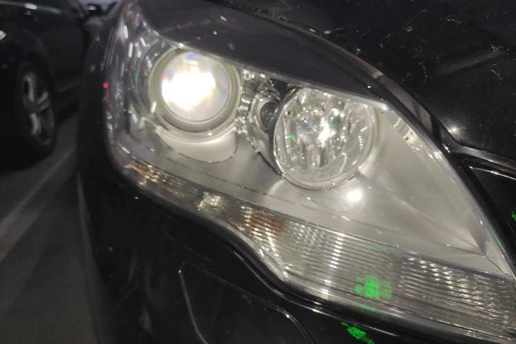 Used Mercedes-Benz R-Class 2017 R 320 4MATIC Business Edition Prestige Model Right Front Headlight