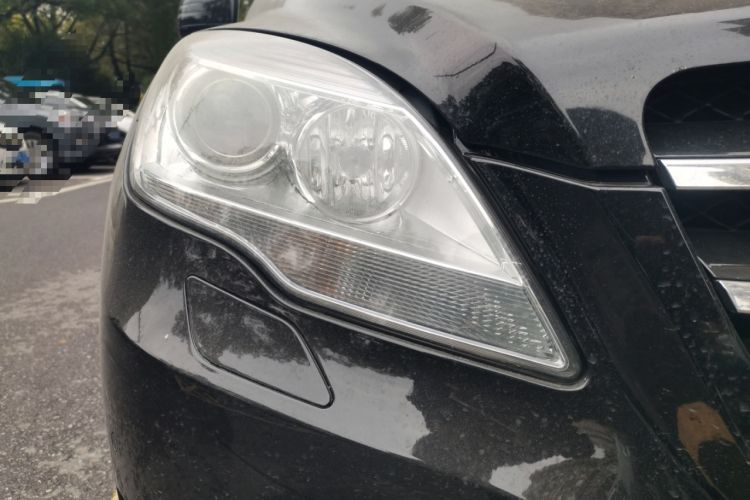 Used Mercedes-Benz R-Class 2017 R 400 4MATIC Exclusive Edition Right Front Headlight