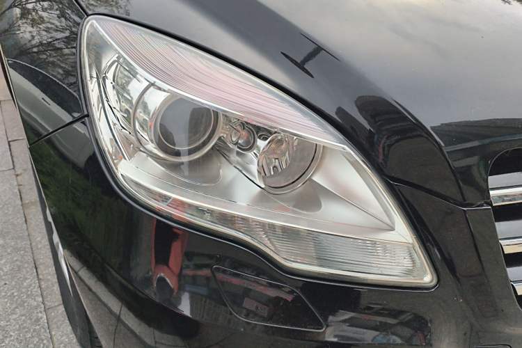 Used Mercedes-Benz R-Class 2017 R 320 4MATIC Business Edition Prestige Model Right Front Headlight