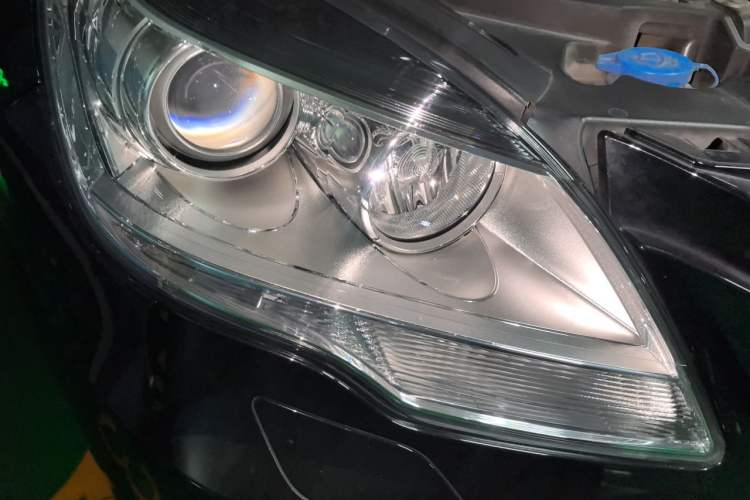 Used Mercedes-Benz R-Class 2017 R 320 4MATIC Business Edition Prestige Model Right Front Headlight