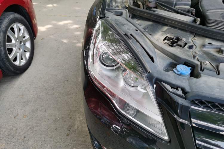 Used Mercedes-Benz R-Class 2017 R 320 4MATIC Business Edition Prestige Model Right Front Headlight