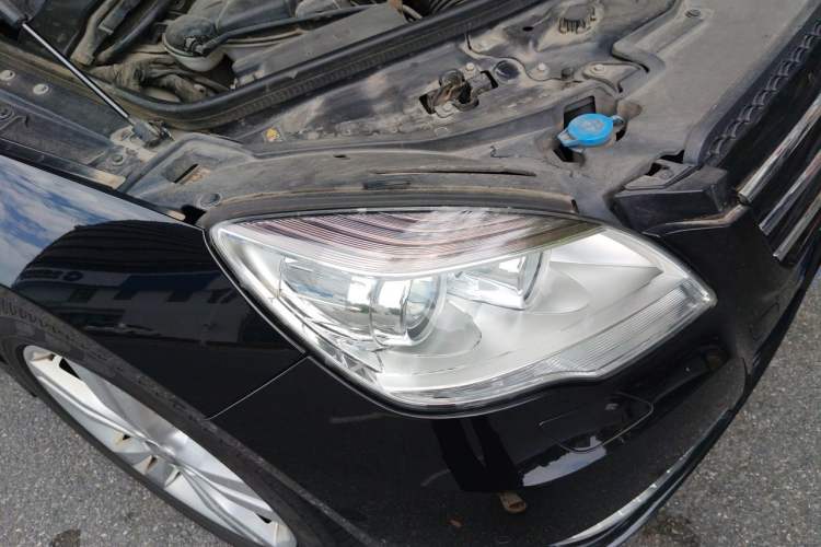 Used Mercedes-Benz R-Class 2017 R 320 4MATIC Luxury Collection Edition Right Front Headlight
