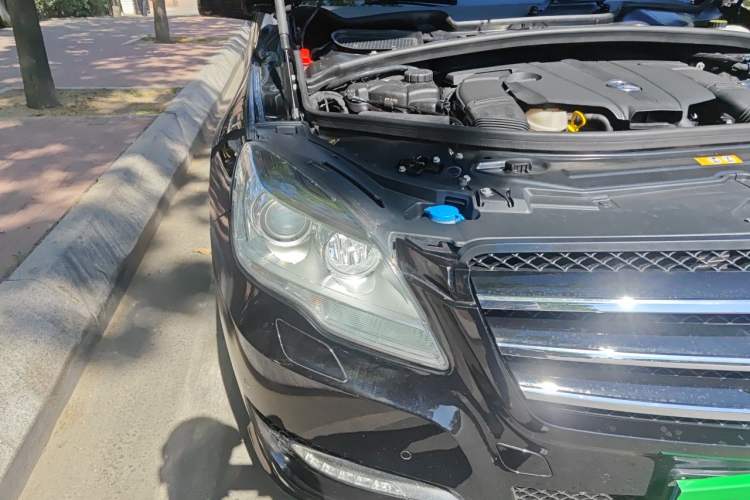 Used Mercedes-Benz R-Class 2017 R 320 4MATIC Business Edition Prestige Model Right Front Headlight