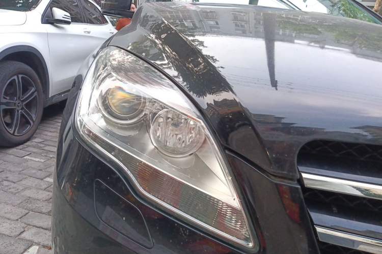 Used Mercedes-Benz R-Class 2017 R 320 4MATIC Business Edition Prestige Model Right Front Headlight