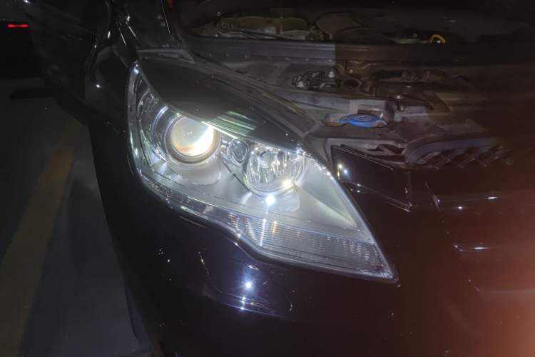 Used Mercedes-Benz R-Class 2017 R 320 4MATIC Luxury Collection Edition Right Front Headlight