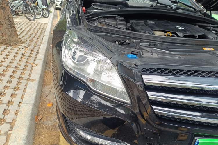 Used Mercedes-Benz R-Class 2017 R 320 4MATIC Business Edition Prestige Model Right Front Headlight