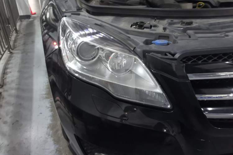 Used Mercedes-Benz R-Class 2017 R 320 4MATIC Business Edition Prestige Model Right Front Headlight
