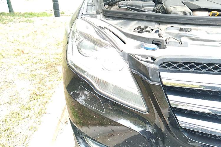 Used Mercedes-Benz R-Class 2017 R 320 4MATIC Business Edition Prestige Model Right Front Headlight