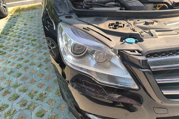 Used Mercedes-Benz R-Class 2017 R 320 4MATIC Business Edition Prestige Model Right Front Headlight