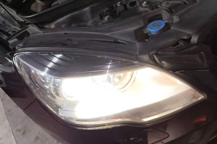 Used Mercedes-Benz R-Class 2017 R 320 4MATIC Business Edition Prestige Model Right Front Headlight
