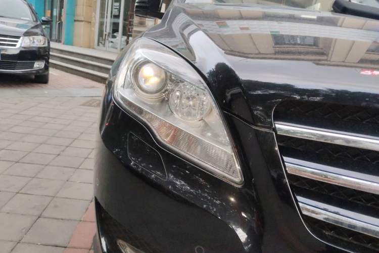 Used Mercedes-Benz R-Class 2017 R 320 4MATIC Business Edition Prestige Model Right Front Headlight