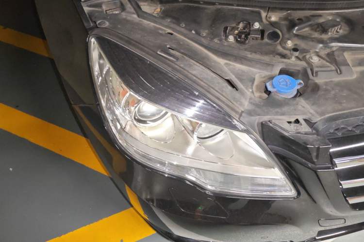 Used Mercedes-Benz R-Class 2017 R 320 4MATIC Business Edition Prestige Model Right Front Headlight