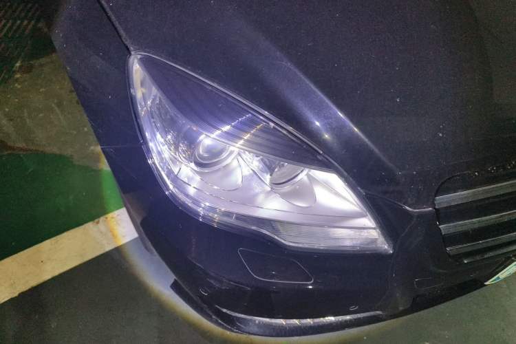 Used Mercedes-Benz R-Class 2017 R 320 4MATIC Business Edition Prestige Model Right Front Headlight
