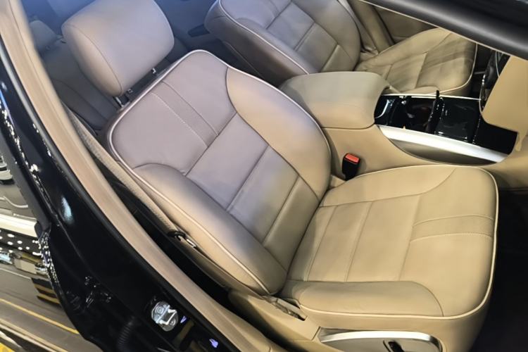 Used Mercedes-Benz R-Class 2017 R 320 4MATIC Business Edition Prestige Model Right Front Seat
