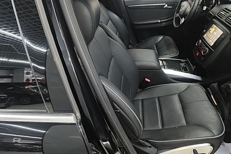 Used Mercedes-Benz R-Class 2017 R 320 4MATIC Business Edition Prestige Model Right Front Seat