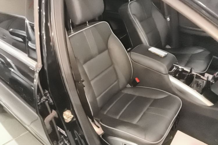 Used Mercedes-Benz R-Class 2017 R 320 4MATIC Business Edition Prestige Model Right Front Seat
