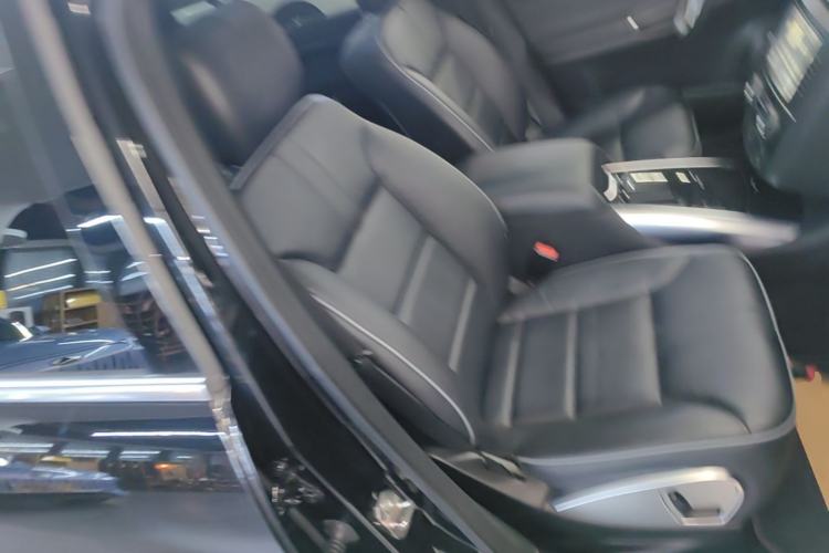 Used Mercedes-Benz R-Class 2017 R 320 4MATIC Business Edition Prestige Model Right Front Seat