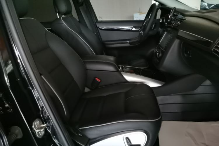 Used Mercedes-Benz R-Class 2017 R 320 4MATIC Business Edition Prestige Model Right Front Seat