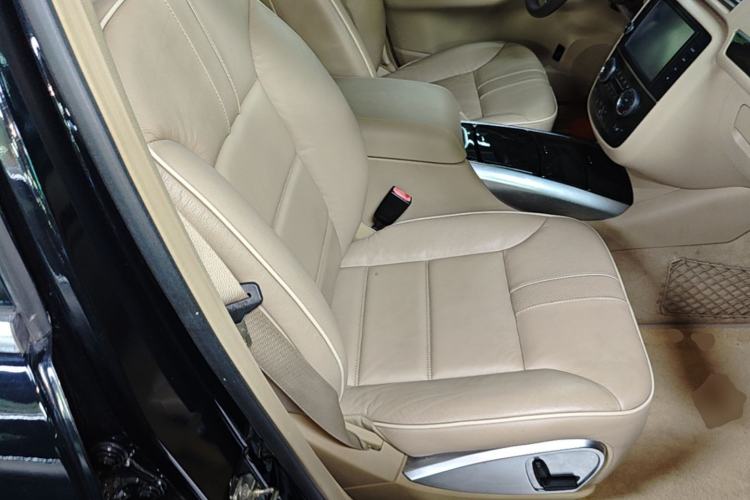 Used Mercedes-Benz R-Class 2017 R 320 4MATIC Business Edition Prestige Model Right Front Seat